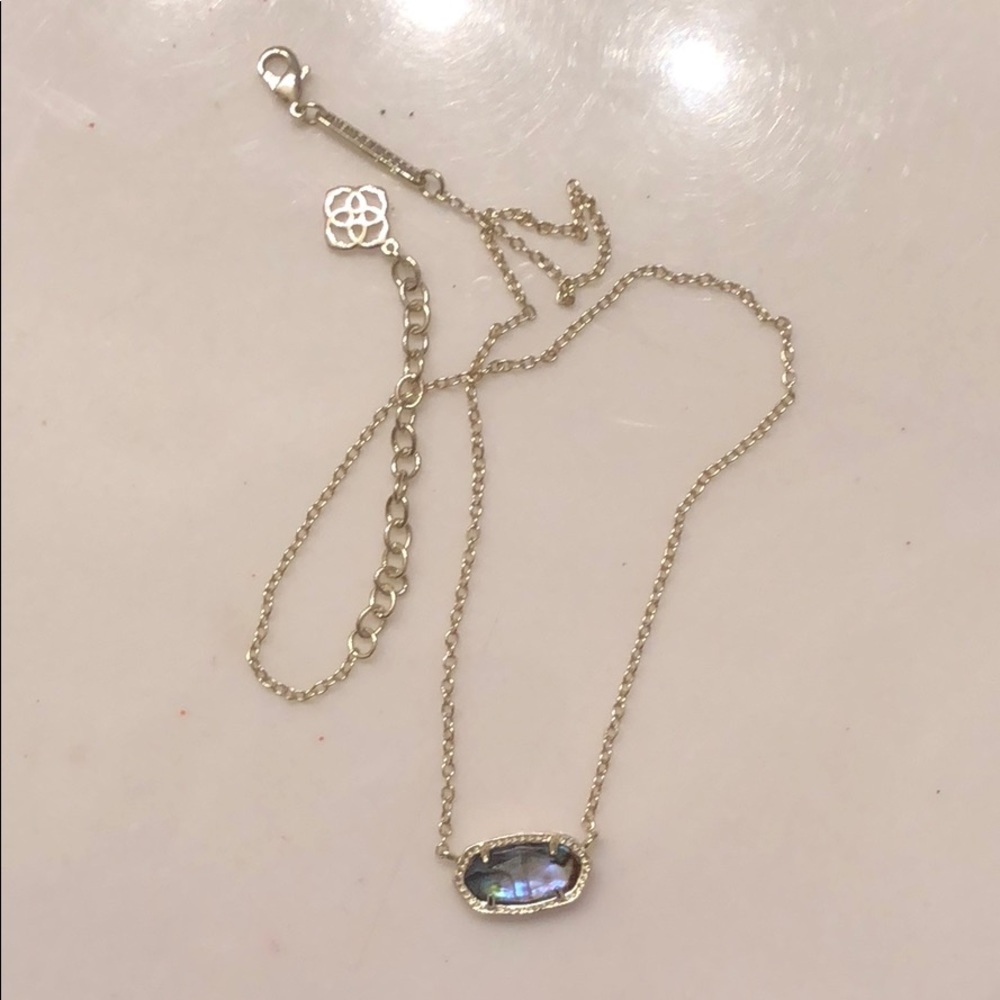 Kendra Scott necklace